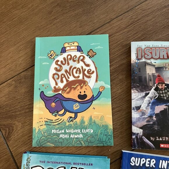 Elementary/ Middle School Kid Book Bundle, Dog Man, I Survived, Bad Guys - Picture 12 of 13